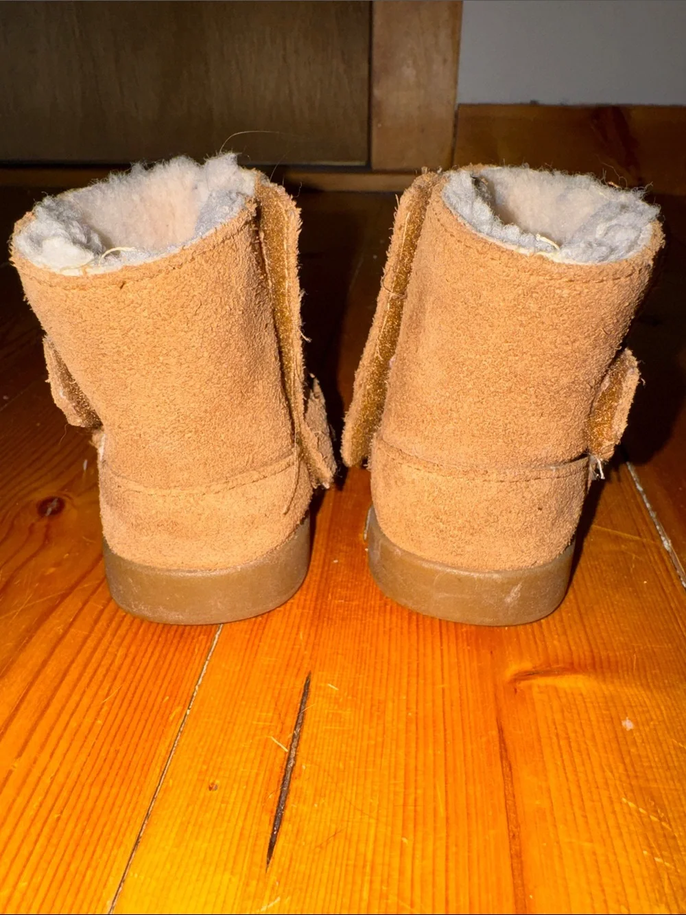 UGG pair children